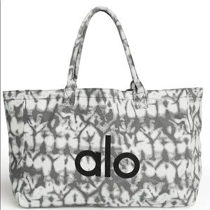 ALO Tote